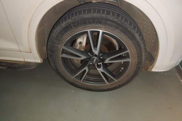 Used Audi Q5L 2018 45 TFSI Prestige Fashion Edition China V Emission Standard Right Front Wheel Hub