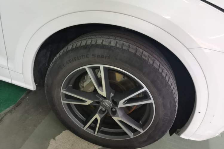 Used Audi Q5L 2018 40 TFSI Prestige Fashion Edition China VI Right Front Wheel Hub