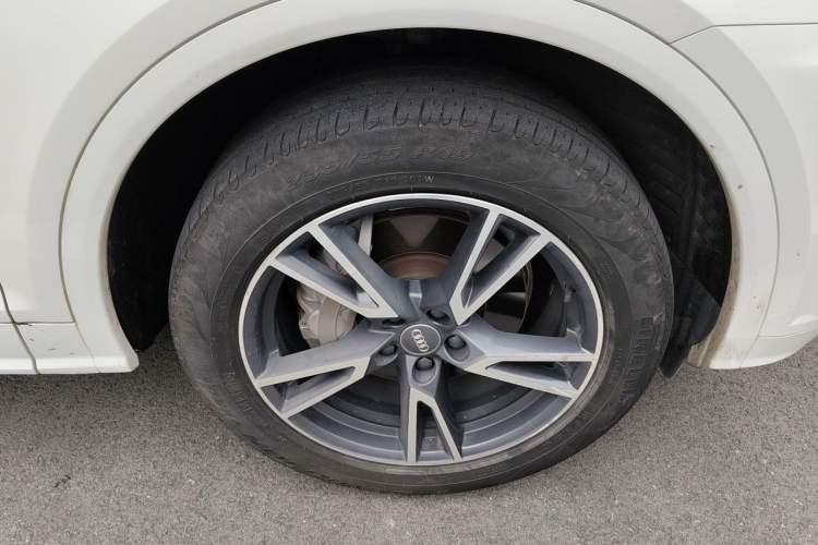 Used Audi Q5L 2018 40 TFSI Prestige Fashion Edition China VI Right Front Wheel Hub