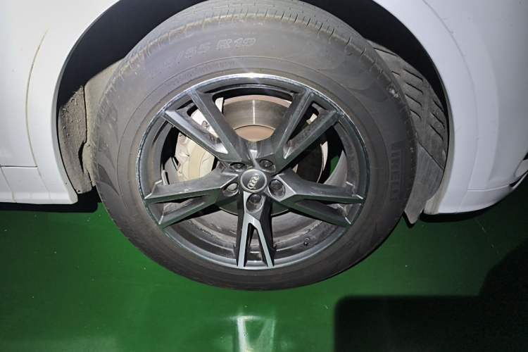 Used Audi Q5L 2018 40 TFSI Prestige Fashion Edition China VI Right Front Wheel Hub