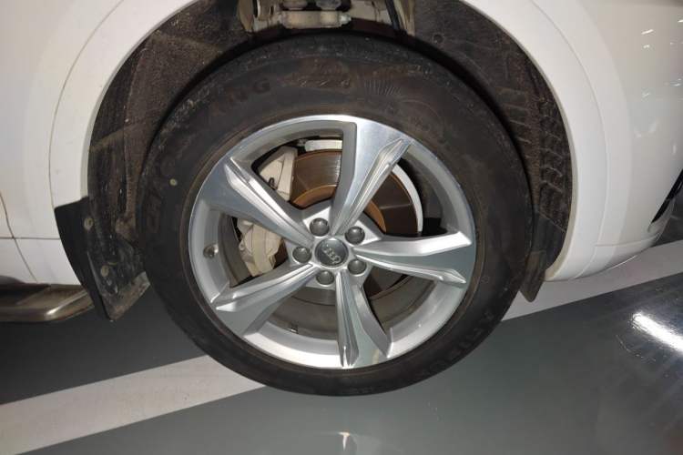 Used Audi Q5L 2018 40 TFSI Prestige Edition China V Right Front Wheel Hub