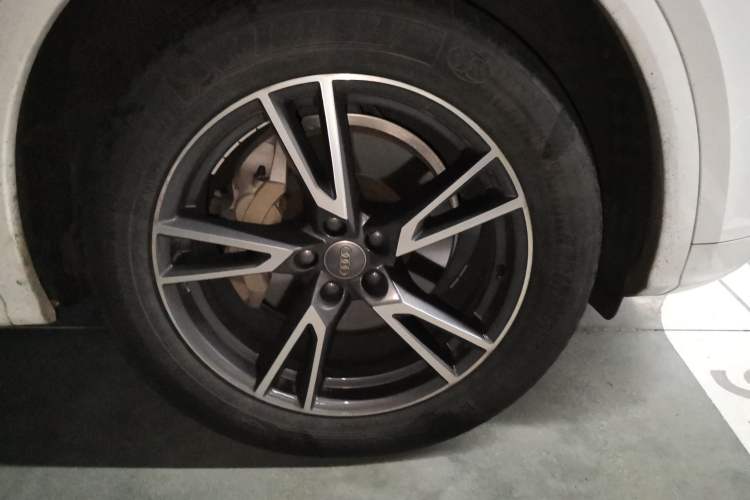 Used Audi Q5L 2018 40 TFSI Prestige Fashion Edition China VI Right Front Wheel Hub