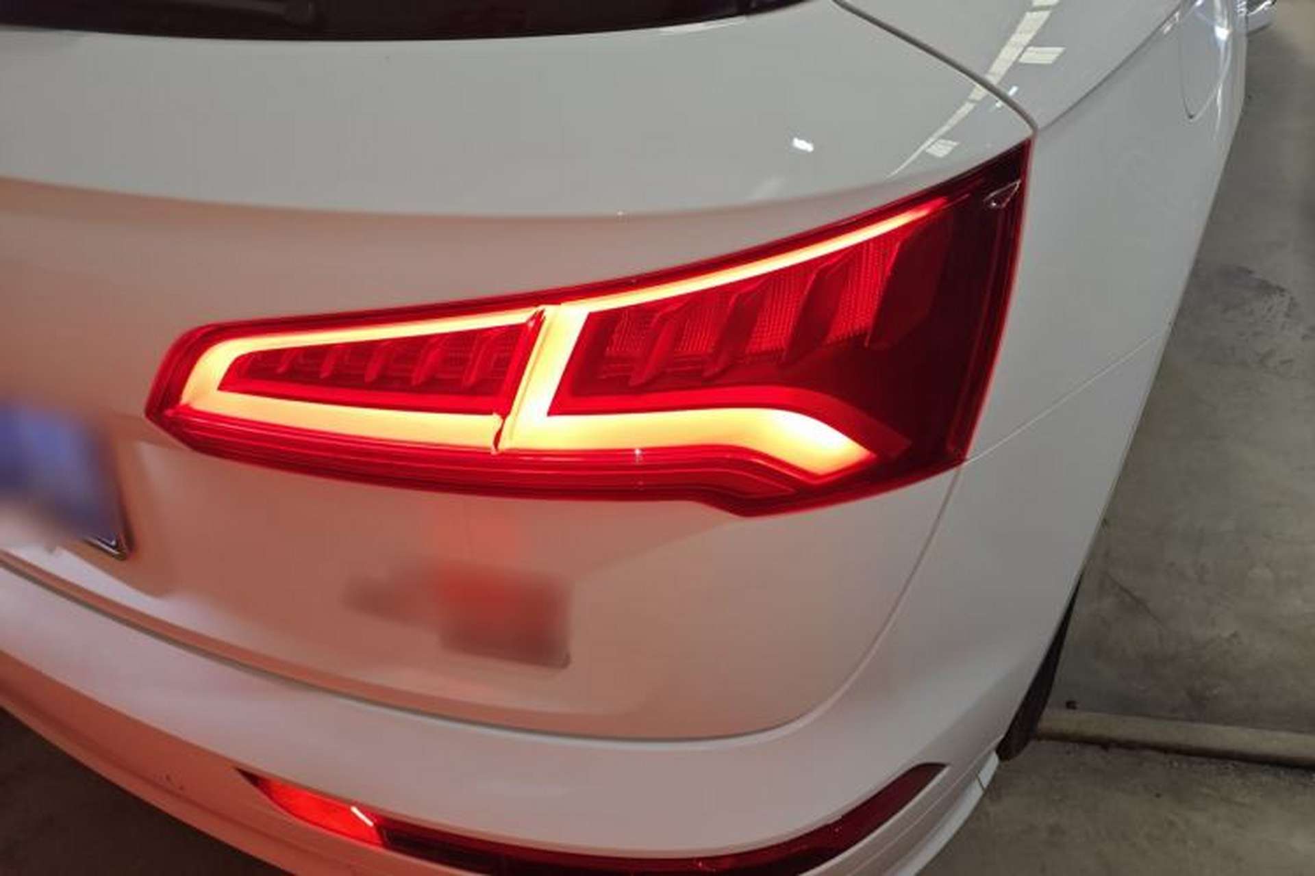 Used Audi Q5L 2018 40 TFSI Prestige Fashion Edition China VI Right Rear Taillight