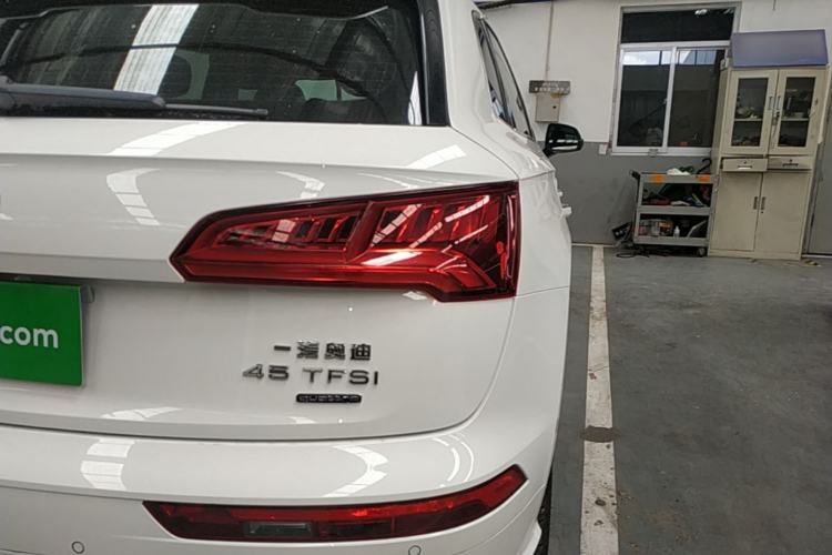 Used Audi Q5L 2018 45 TFSI Prestige Sporty Edition China VI Right Rear Taillight