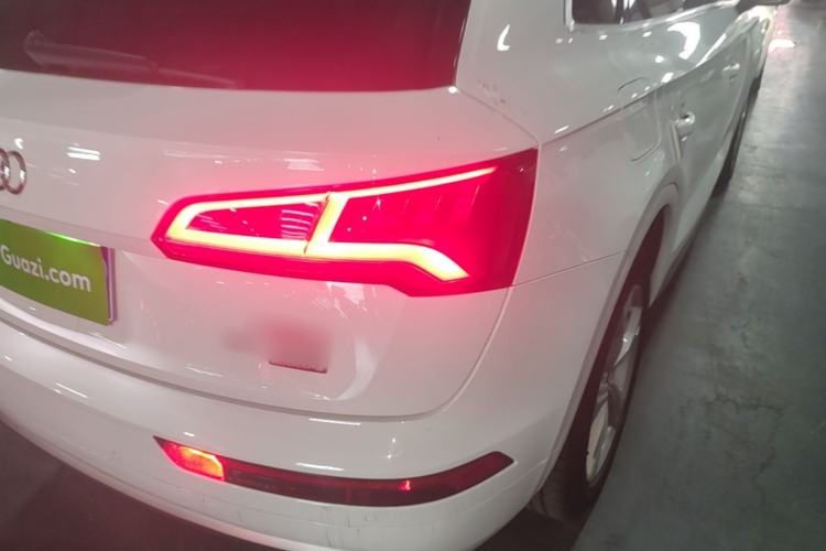 Used Audi Q5L 2018 40 TFSI Prestige Edition China VI Emission Standard Right Rear Taillight