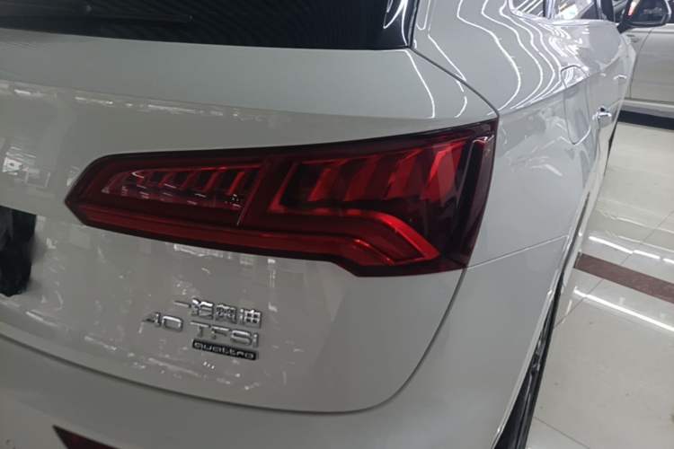 Used Audi Q5L 2018 40 TFSI Prestige Fashion Edition China VI Right Rear Taillight