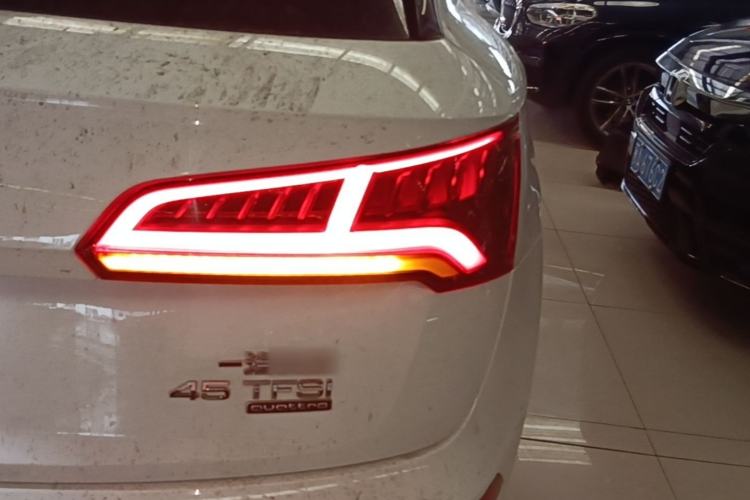 Used Audi Q5L 2018 45 TFSI Prestige Fashion Edition China V Emission Standard Right Rear Taillight
