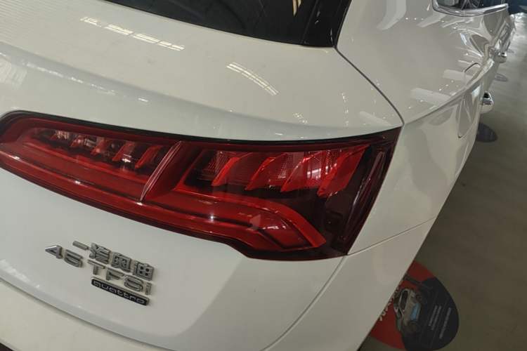 Used Audi Q5L 2018 45 TFSI Prestige Fashion Edition China V Emission Standard Right Rear Taillight