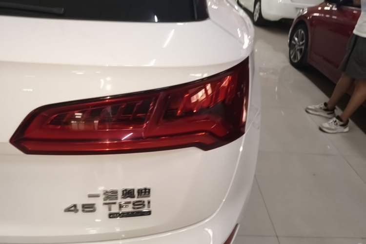 Used Audi Q5L 2018 45 TFSI Prestige Fashion Edition China V Emission Standard Right Rear Taillight