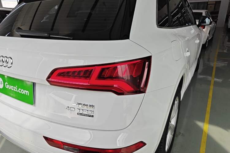Used Audi Q5L 2018 40 TFSI Prestige Edition China VI Emission Standard Right Rear Taillight