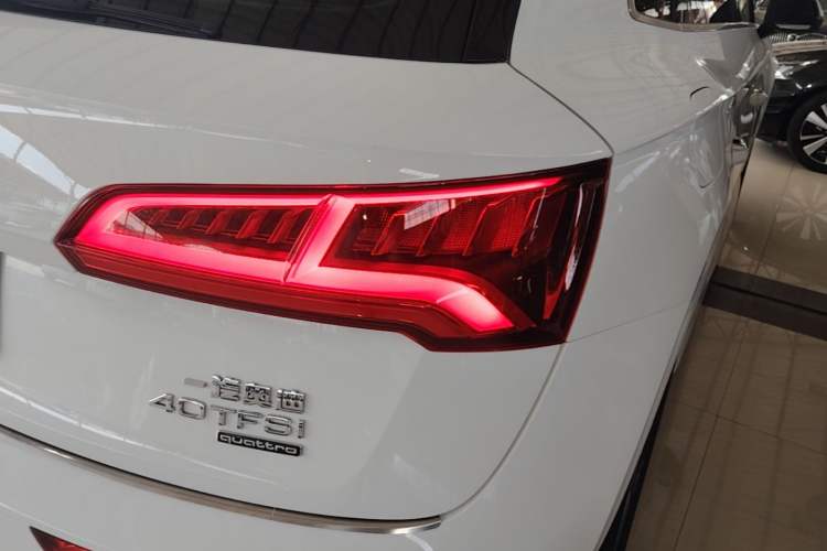 Used Audi Q5L 2018 40 TFSI Prestige Fashion Edition China V Right Rear Taillight