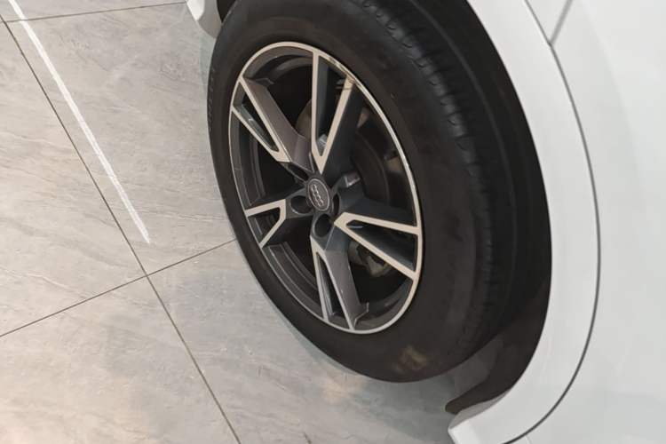Used Audi Q5L 2018 40 TFSI Prestige Fashion Edition China VI Right Rear Wheel Hub