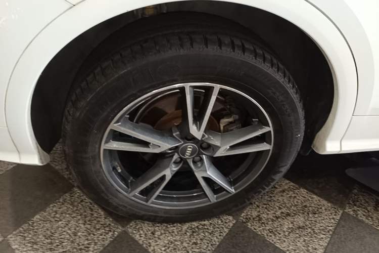 Used Audi Q5L 2018 40 TFSI Prestige Fashion Edition China V Right Rear Wheel Hub