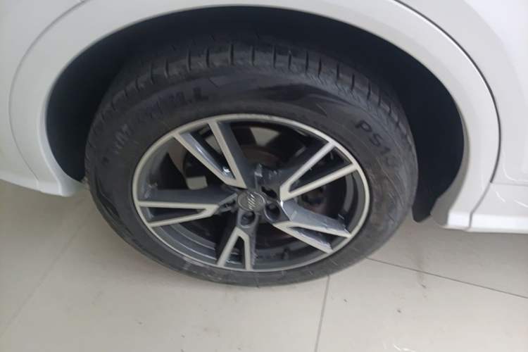 Used Audi Q5L 2018 40 TFSI Prestige Fashion Edition China VI Right Rear Wheel Hub