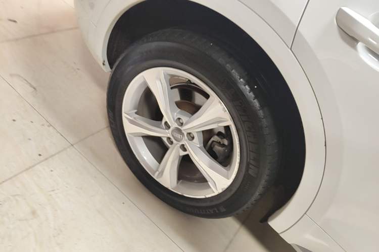 Used Audi Q5L 2018 40 TFSI Prestige Edition China VI Emission Standard Right Rear Wheel Hub