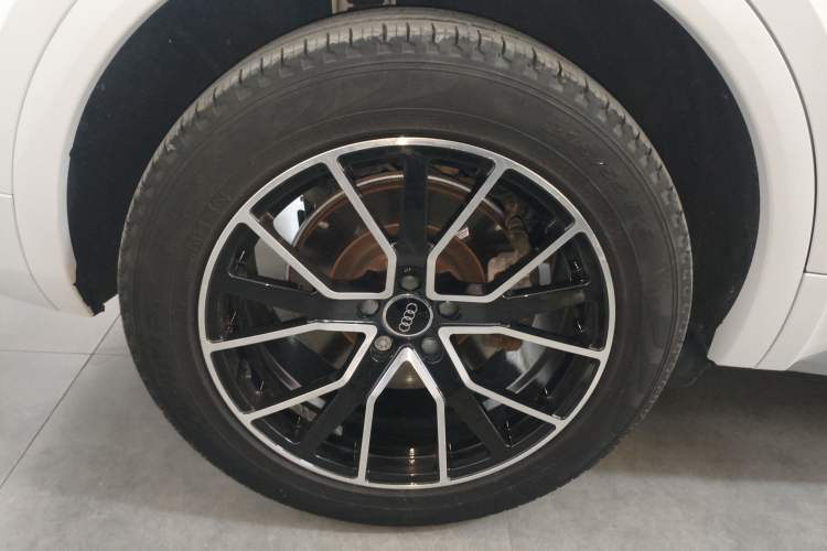 Used Audi Q5L 2018 40 TFSI Prestige Edition China VI Emission Standard Right Rear Wheel Hub
