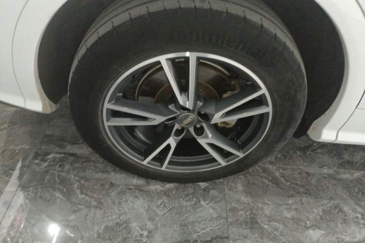 Used Audi Q5L 2018 45 TFSI Prestige Fashion Edition China V Emission Standard Right Rear Wheel Hub