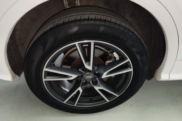 Used Audi Q5L 2018 40 TFSI Prestige Fashion Edition China VI Right Rear Wheel Hub