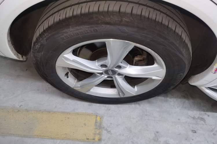 Used Audi Q5L 2018 40 TFSI Prestige Edition China V Right Rear Wheel Hub