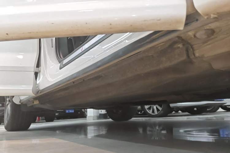 Used Audi Q5L 2018 40 TFSI Prestige Fashion Edition China VI Right Side Sill