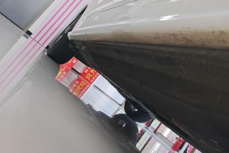 Used Audi Q5L 2018 45 TFSI Prestige Fashion Edition China VI Emission Standard Right Side Sill
