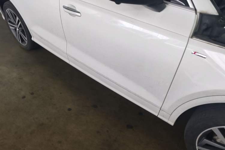 Used Audi Q5L 2018 45 TFSI Prestige Sporty Edition China VI Right Side Sill