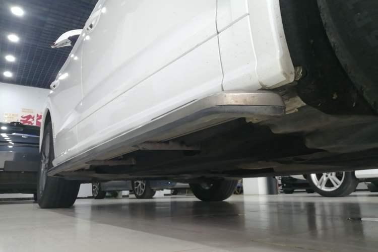 Used Audi Q5L 2018 40 TFSI Prestige Fashion Edition China V Right Side Sill