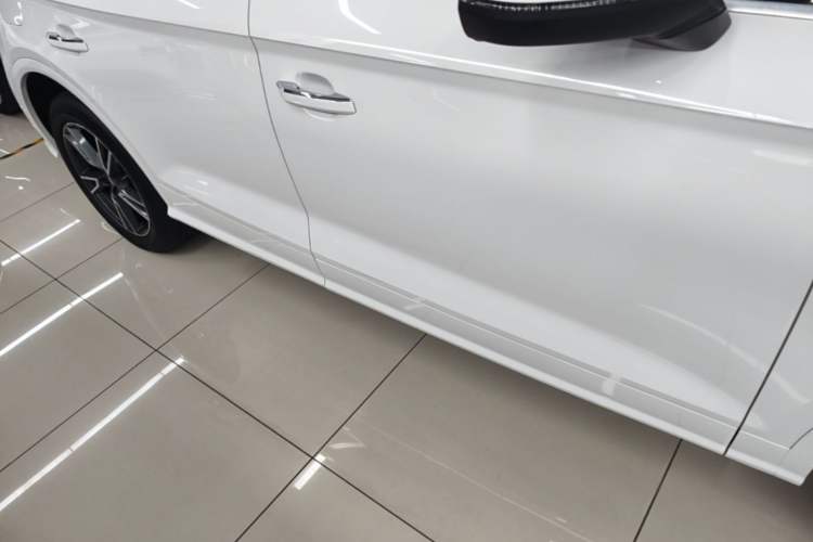 Used Audi Q5L 2018 45 TFSI Prestige Fashion Edition China V Emission Standard Right Side Sill