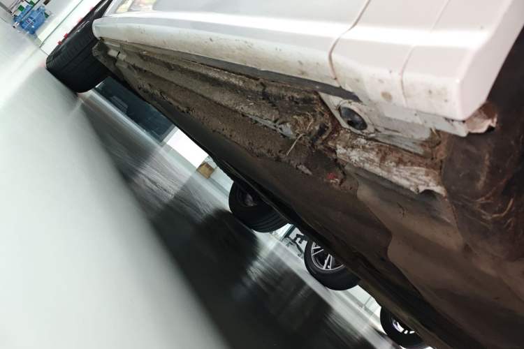 Used Audi Q5L 2018 40 TFSI Prestige Fashion Edition China VI Right Side Sill