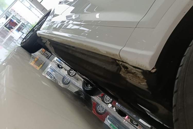 Used Audi Q5L 2018 40 TFSI Prestige Fashion Edition China V Right Side Sill