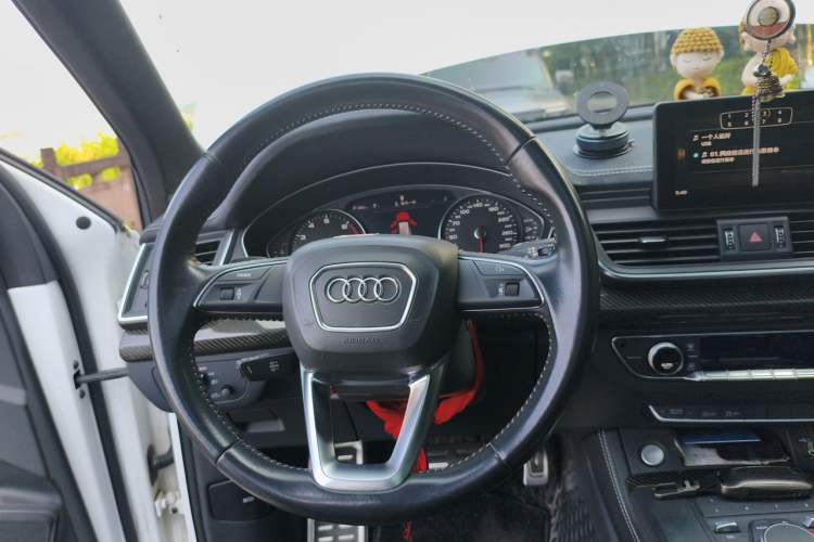 Used Audi Q5L 2018 40 TFSI Prestige Edition China VI Emission Standard Steering Wheel