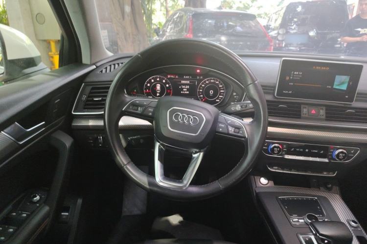 Used Audi Q5L 2018 45 TFSI Prestige Fashion Edition China V Emission Standard Steering Wheel