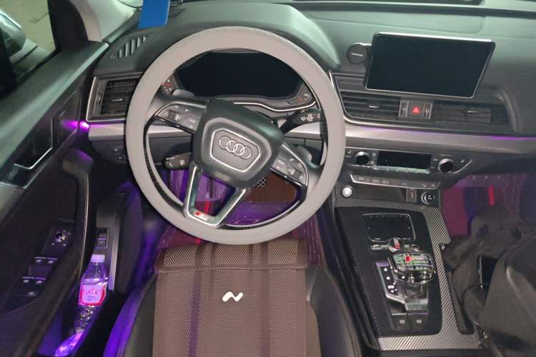 Used Audi Q5L 2018 45 TFSI Prestige Fashion Edition China V Emission Standard Steering Wheel