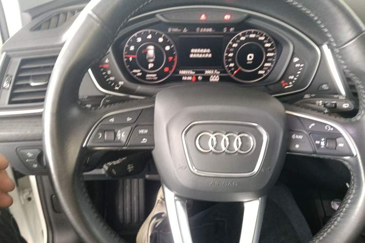 Used Audi Q5L 2018 45 TFSI Prestige Elegant Version China V Steering Wheel