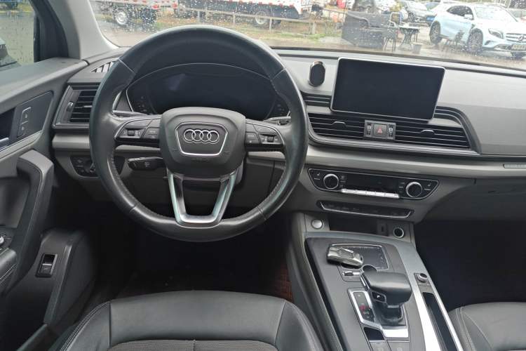 Used Audi Q5L 2018 40 TFSI Prestige Fashion Edition China V Steering Wheel