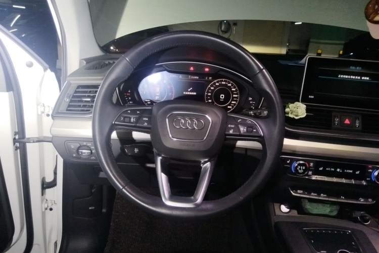 Used Audi Q5L 2018 40 TFSI Prestige Fashion Edition China V Steering Wheel