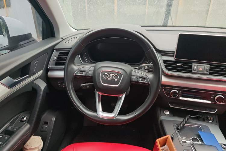 Used Audi Q5L 2018 40 TFSI Prestige Fashion Edition China VI Steering Wheel