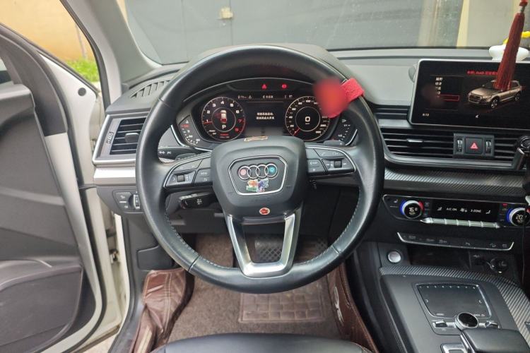 Used Audi Q5L 2018 45 TFSI Prestige Fashion Edition China VI Emission Standard Steering Wheel