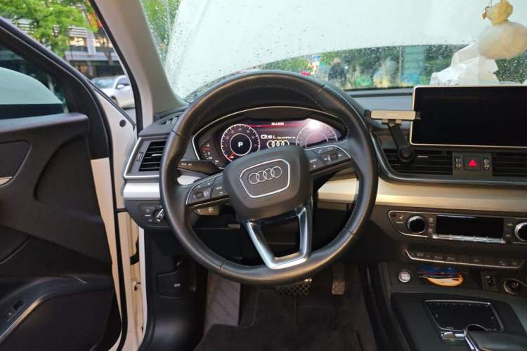 Used Audi Q5L 2018 40 TFSI Prestige Fashion Edition China VI Steering Wheel