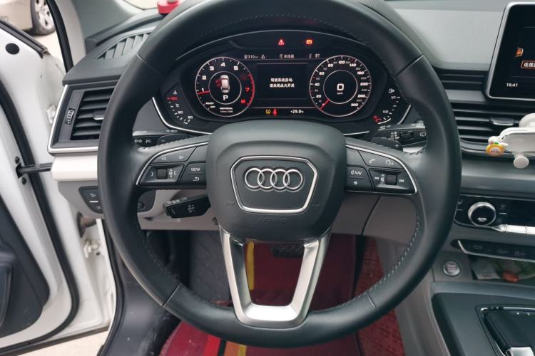 Used Audi Q5L 2018 40 TFSI Prestige Fashion Edition China VI Steering Wheel