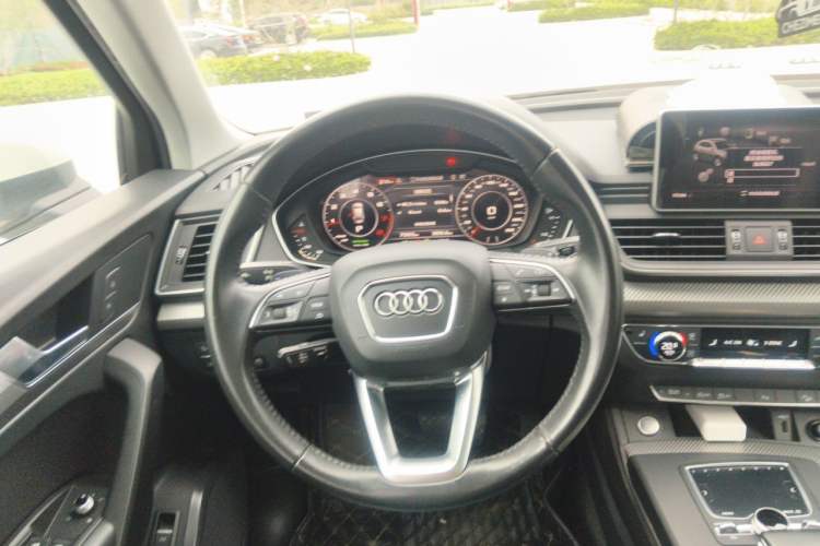 Used Audi Q5L 2018 45 TFSI Prestige Fashion Edition China V Emission Standard Steering Wheel