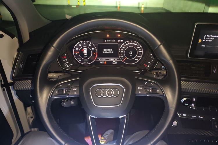 Used Audi Q5L 2018 45 TFSI Prestige Fashion Edition China VI Emission Standard Steering Wheel
