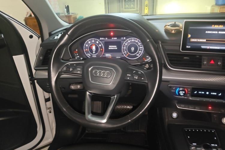 Used Audi Q5L 2018 45 TFSI Prestige Fashion Edition China V Emission Standard Steering Wheel