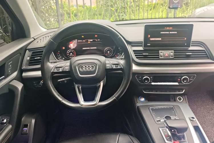 Used Audi Q5L 2018 40 TFSI Prestige Fashion Edition China VI Steering Wheel