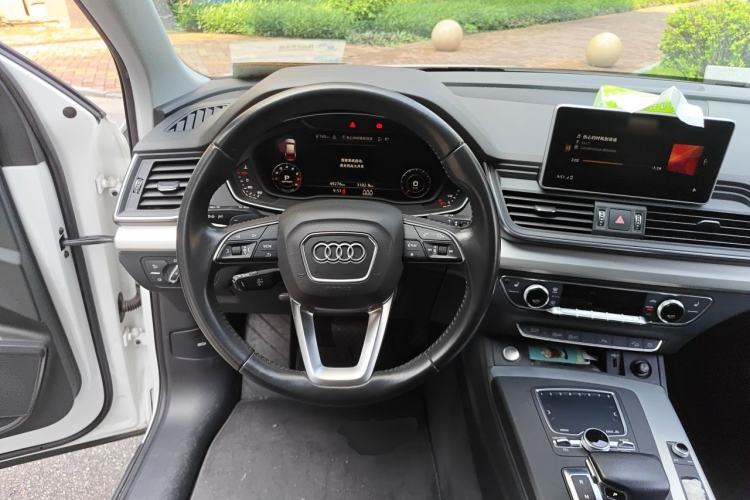 Used Audi Q5L 2018 40 TFSI Prestige Fashion Edition China VI Steering Wheel