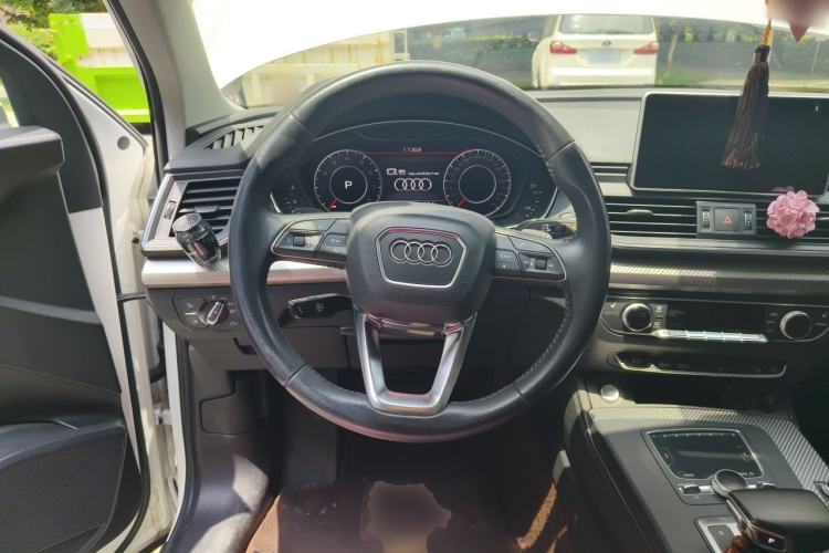 Used Audi Q5L 2018 45 TFSI Prestige Fashion Edition China V Emission Standard Steering Wheel