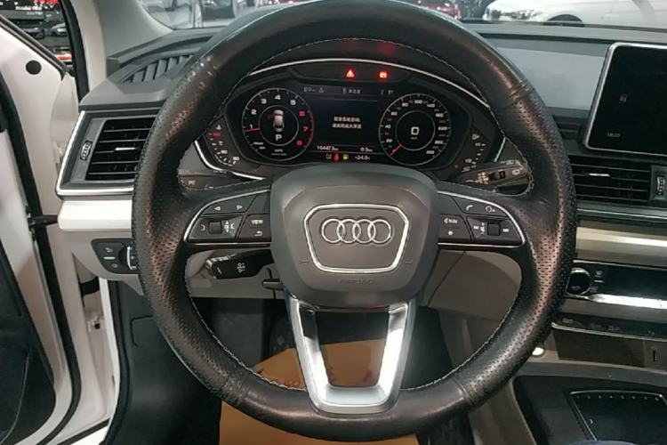 Used Audi Q5L 2018 40 TFSI Prestige Fashion Edition China VI Steering Wheel