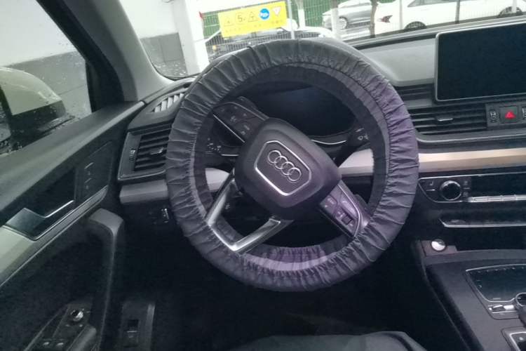 Used Audi Q5L 2018 40 TFSI Prestige Fashion Edition China V Steering Wheel