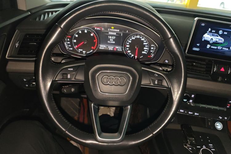 Used Audi Q5L 2018 40 TFSI Prestige Edition China V Steering Wheel