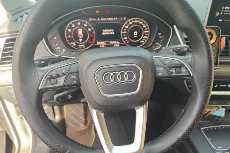 Used Audi Q5L 2018 45 TFSI Prestige Fashion Edition China V Emission Standard Steering Wheel